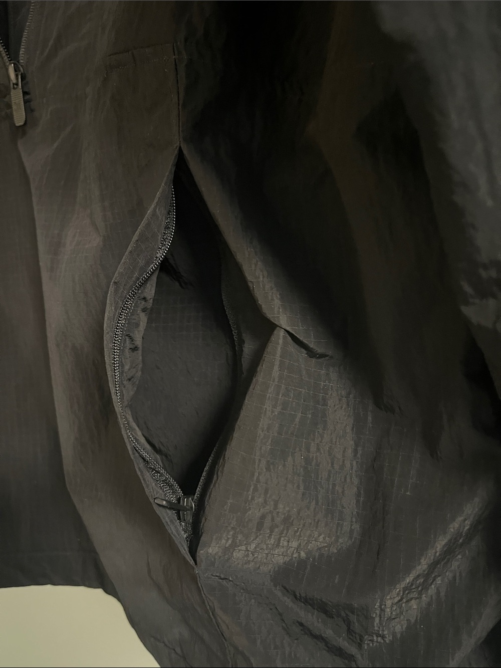 lululemon athletica Black Women's Half-Zip Windbreaker - Picture 4 of 7